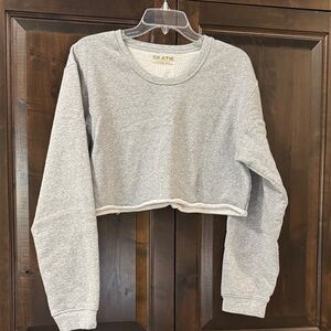 Skatie Heather Gray Cropped Sweatshirt size small